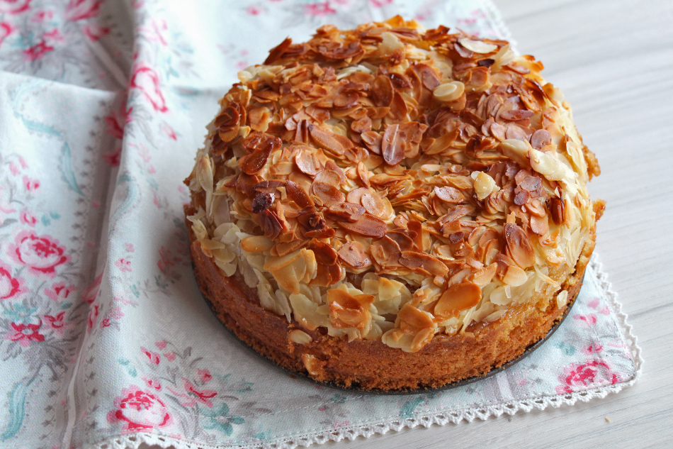 Tarta portuguesa de almendras tradicional Virutas de Limón